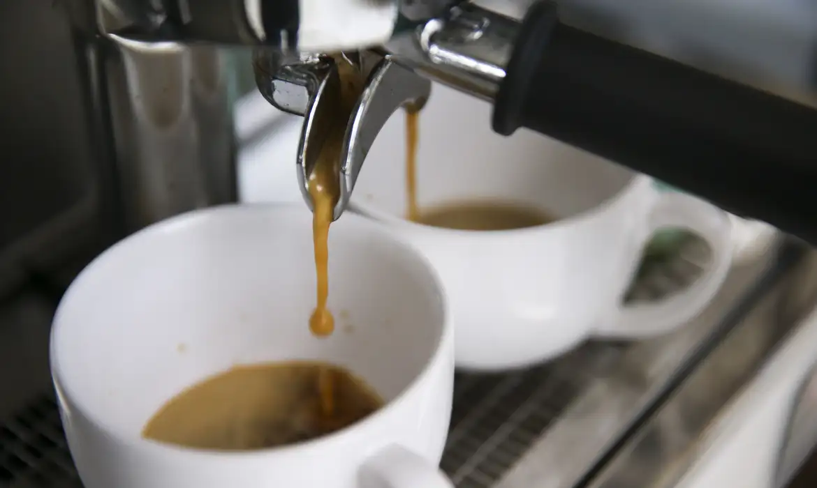 Consumo de café tem queda em 2025 devido aos altos preços