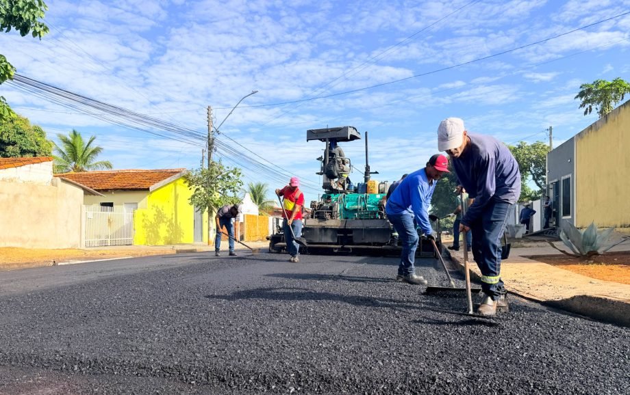 Prefeitura continua 1ª etapa do recapeamento asfáltico com nova frente de trabalho no Bairro Santa Rita
