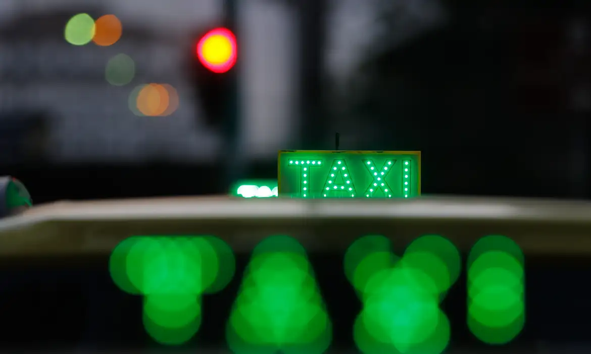 Motoristas de aplicativo e taxistas já podem solicitar financiamento