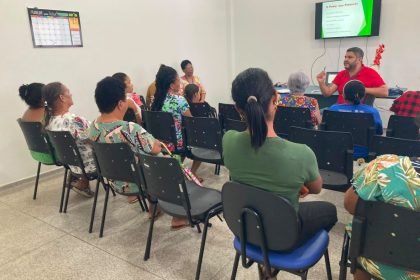 Oficina do PAIF discute a importância do diálogo na família com participantes do CRAS Ruth Filgueiras