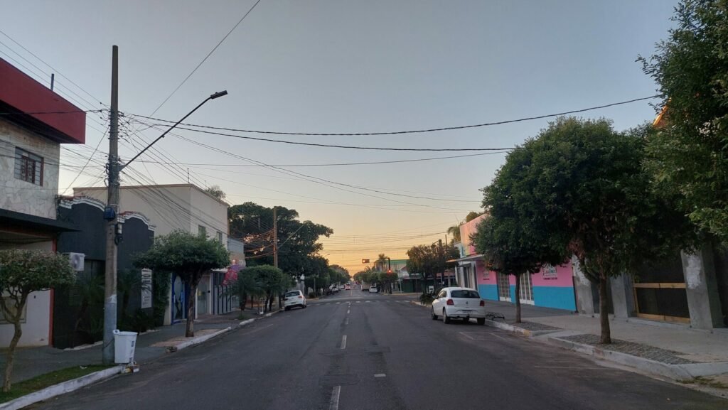 Sábado de calor intenso e tempo estável em Três Lagoas