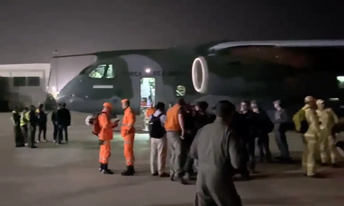 Brasil remete terceiro avião com auxílio humanitário à Venezuela