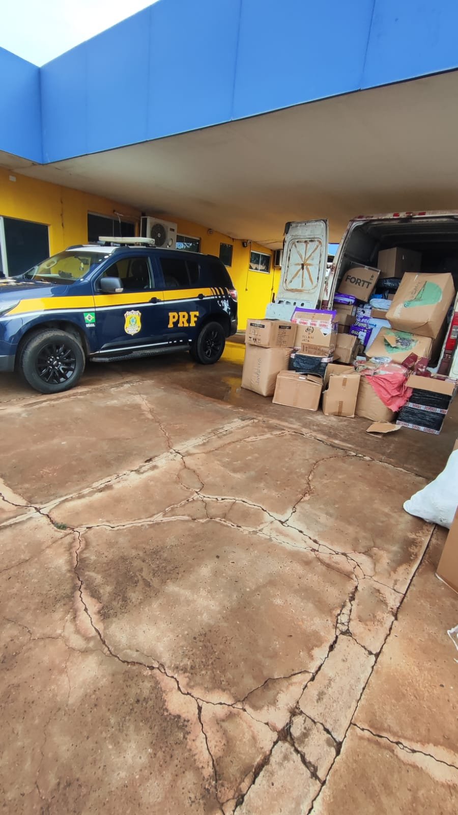 PRF apreende carga de produtos estrangeiros em Água Clara (MS) com destino a Três Lagoas