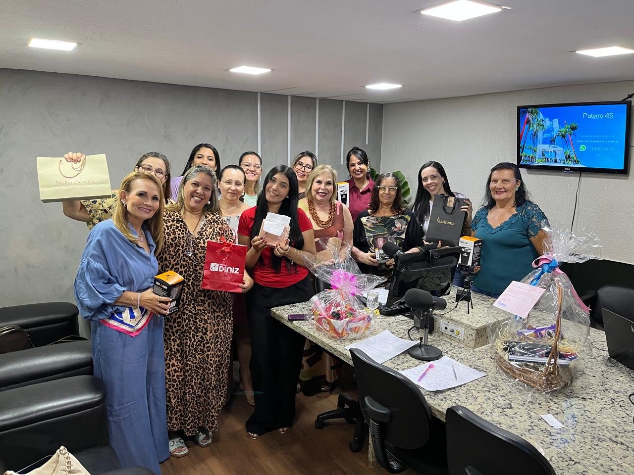 Caçula FM 96,9 celebra o Dia da Mulher com café da manhã especial