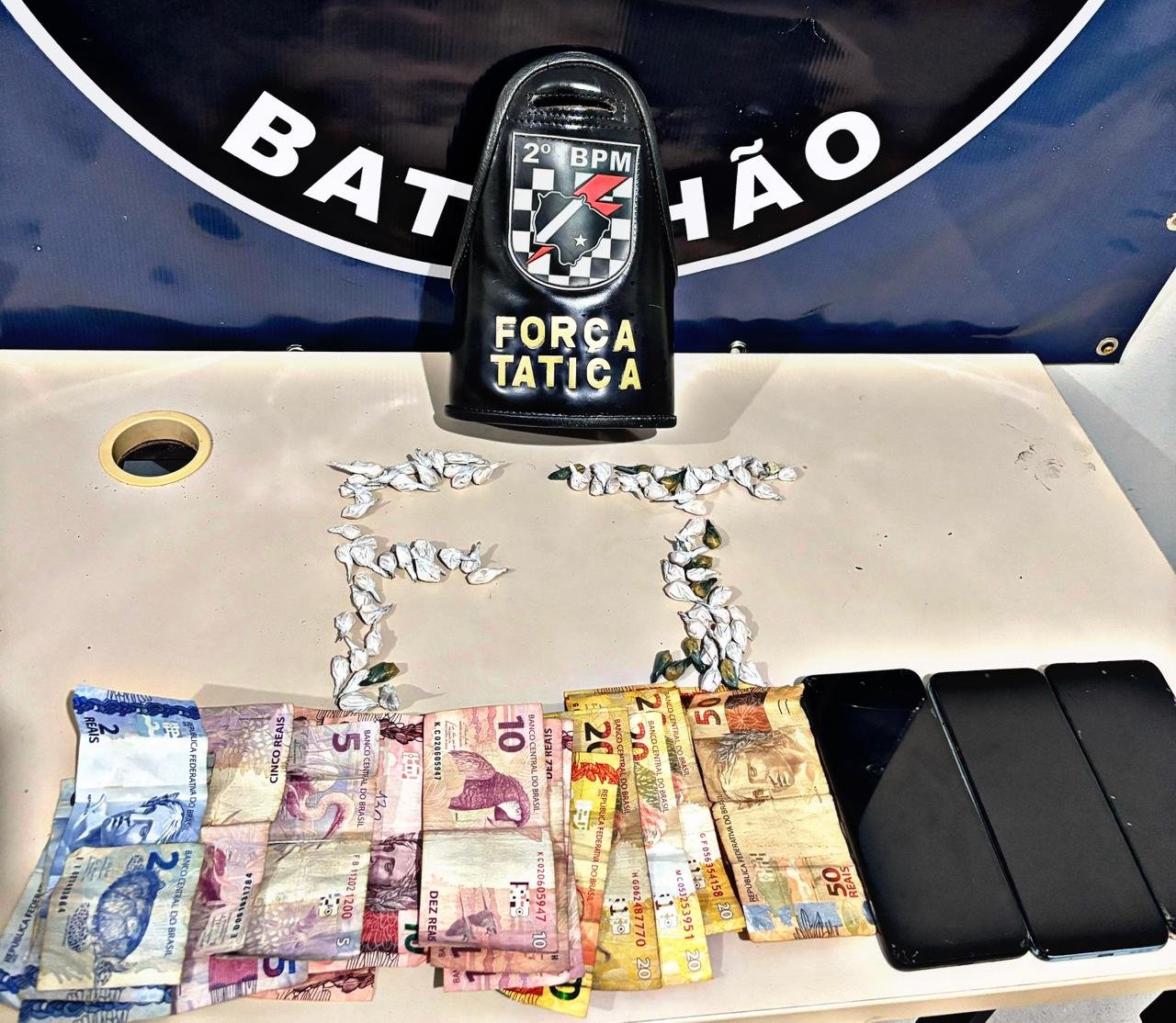 Força Tática apreende dupla com 85 porções de crack em Três Lagoas