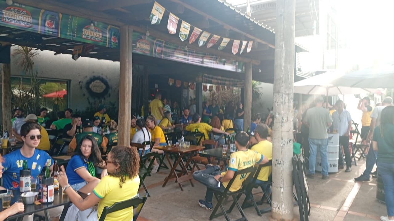 Do sufoco ao êxtase: a virada do Brasil comove a torcida e transforma bares de Três Lagoas em uma grande festa