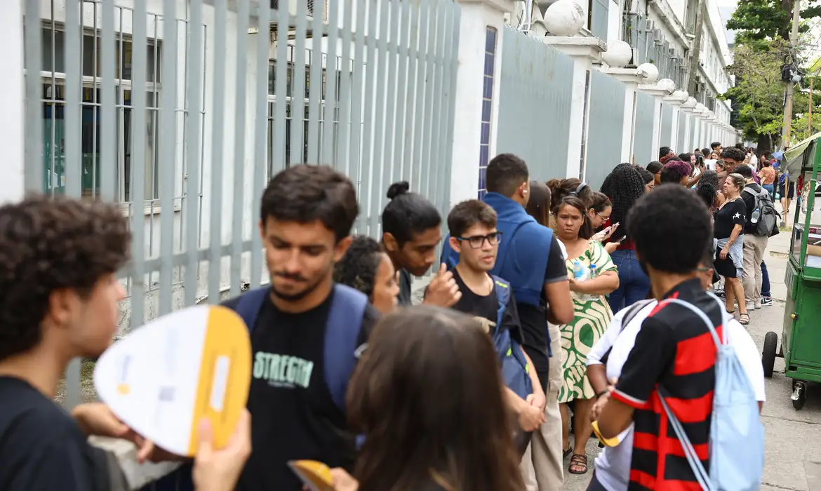 Prazo para pagamento da taxa de inscrição do Enem 2026 termina nesta quarta-feira (17)