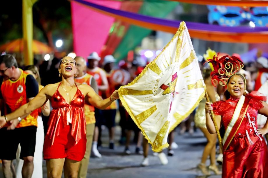 CarnaTrês 2026: Despedida festiva com blocos e público vibrante em Três Lagoas