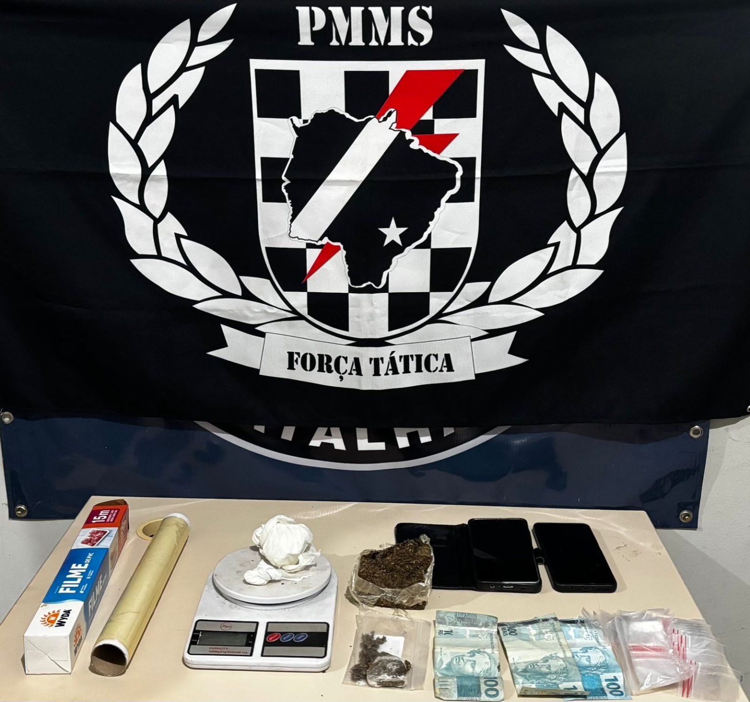 Polícia Militar prende suspeito de tráfico no Paranapungá durante Operação Approximatus