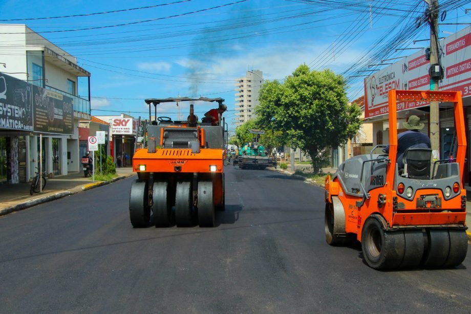 Em cerca de uma semana, Prefeitura executa quase 1,3 km de recapeamento em vias importantes