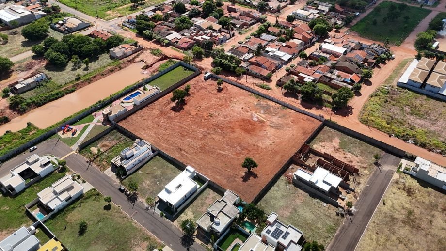 Prefeito assina ordem de serviço para construção do CEI Portinari no Jardim Alvorada
