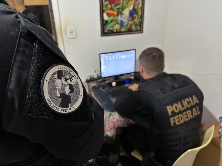 Suspeito armazenava e compartilhava vídeos e imagens de crianças sofrendo abuso sexual