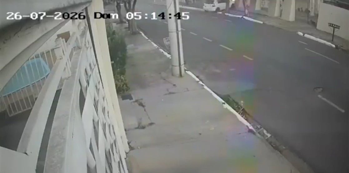 Jovem se fere ao perder controle de carro em manobra perigosa em Três Lagoas
