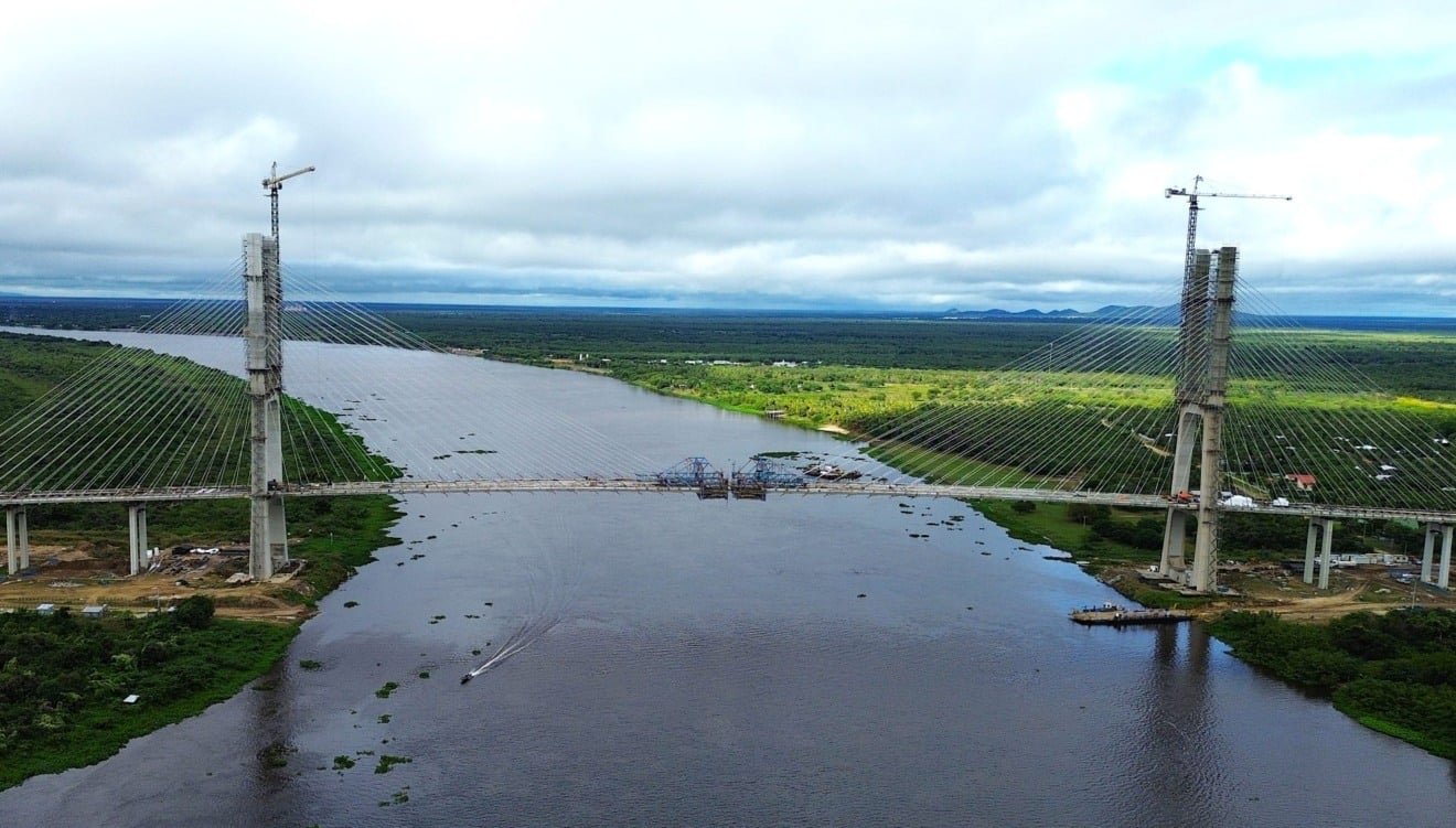 A ponte sobre o Rio Paraguai alcançou a marca de 90% de execução física.