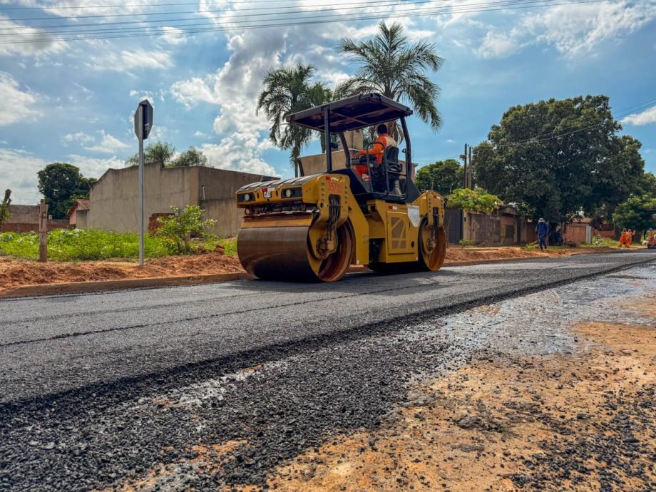 Jardim Flamboyant continua com obras de pavimentação e drenagem