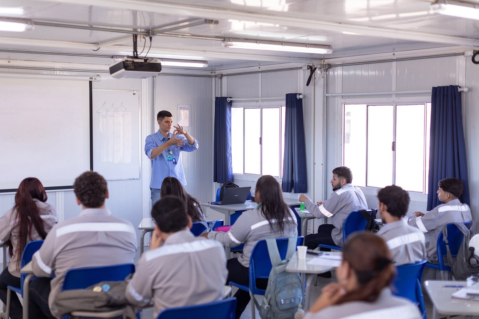 Programa de formação profissional oferece oportunidades para quem busca primeiro emprego, transição de carreira ou ampliação de conhecimentos