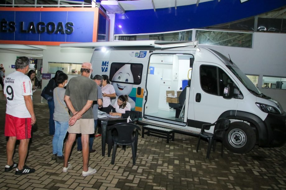Vacimóvel realiza primeiro dia de atendimentos com 156 doses aplicadas em Três Lagoas
