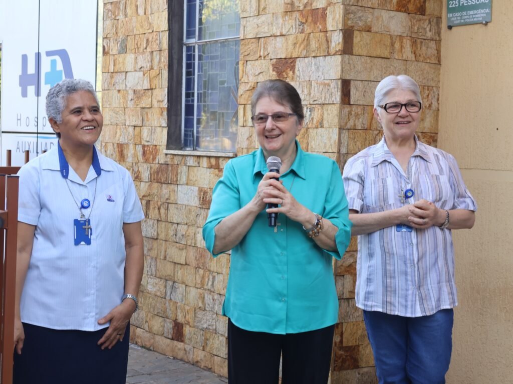 Hospital Auxiliadora recebe visita especial da Inspetora Irmã Alaíde Deretti