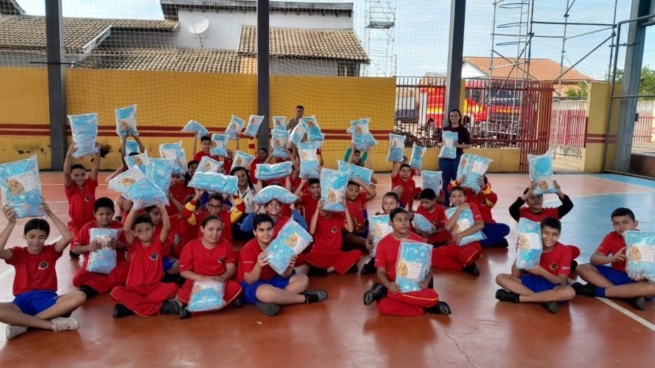 Parceria entre a Prefeitura e Eldorado Brasil beneficia 580 crianças com kits de higiene bucal
