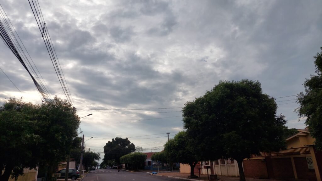 Quarta-feira em Três Lagoas: Chuva e Temperatura Agradável